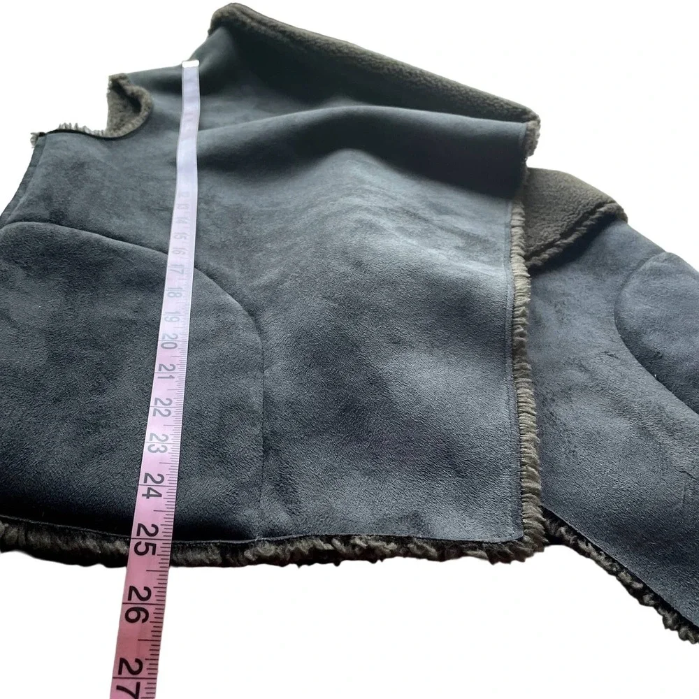 Velvet by Graham & Spencer Gray Faux Suede Sherpa Collar Sleeveless Vest - Picture 10 of 10